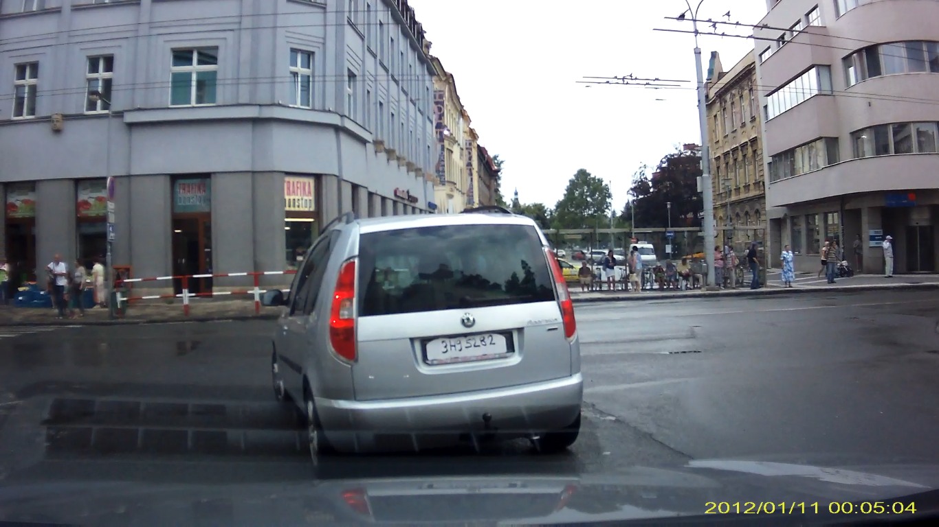 RZROOM.jpg