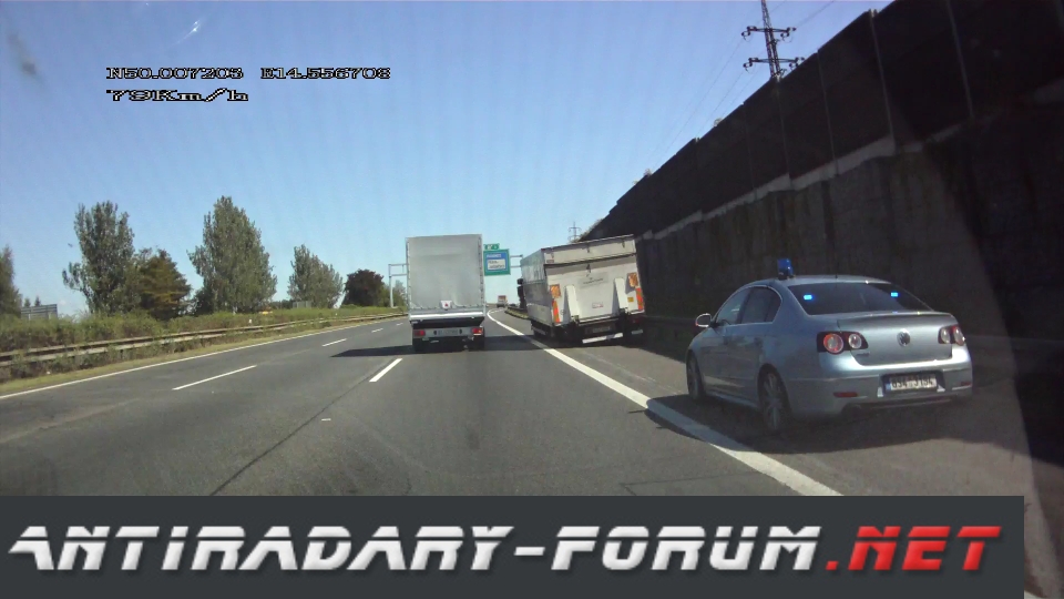R36naD1hlidazdechlykamion-web.jpg